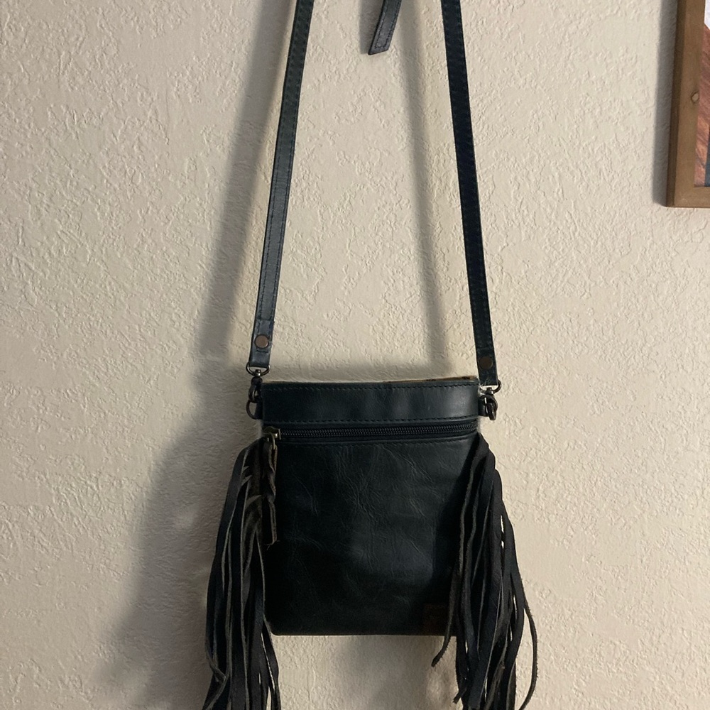 Stylish Black and White Fringe Crossbody Bag - Picture 8 of 8